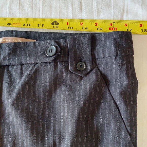 Smart Set Mid-Rise Straight Leg Grey Pin Striped Pants (Size 9) - Picture 6 of 8
